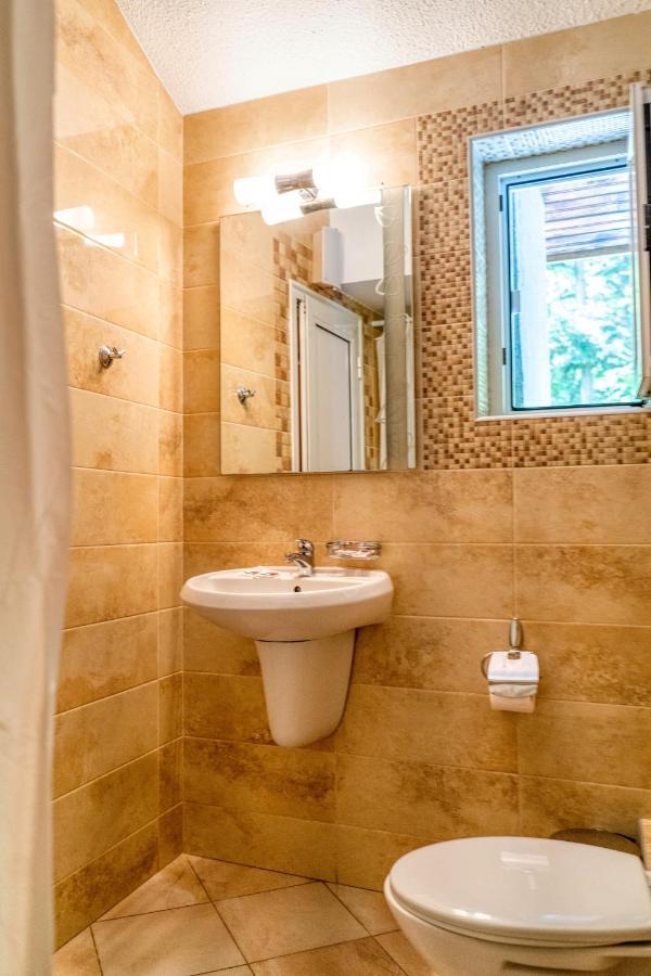 Крушун - Единствена На Метри От Водопадите, Krushun - The Only Stay Just Meters From The Waterfalls Κρουσούνα Εξωτερικό φωτογραφία