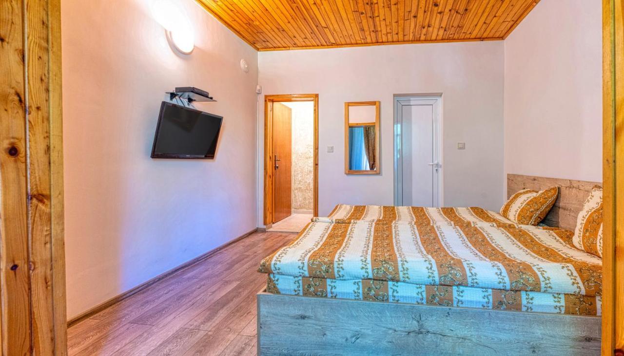 Крушун - Единствена На Метри От Водопадите, Krushun - The Only Stay Just Meters From The Waterfalls Κρουσούνα Εξωτερικό φωτογραφία