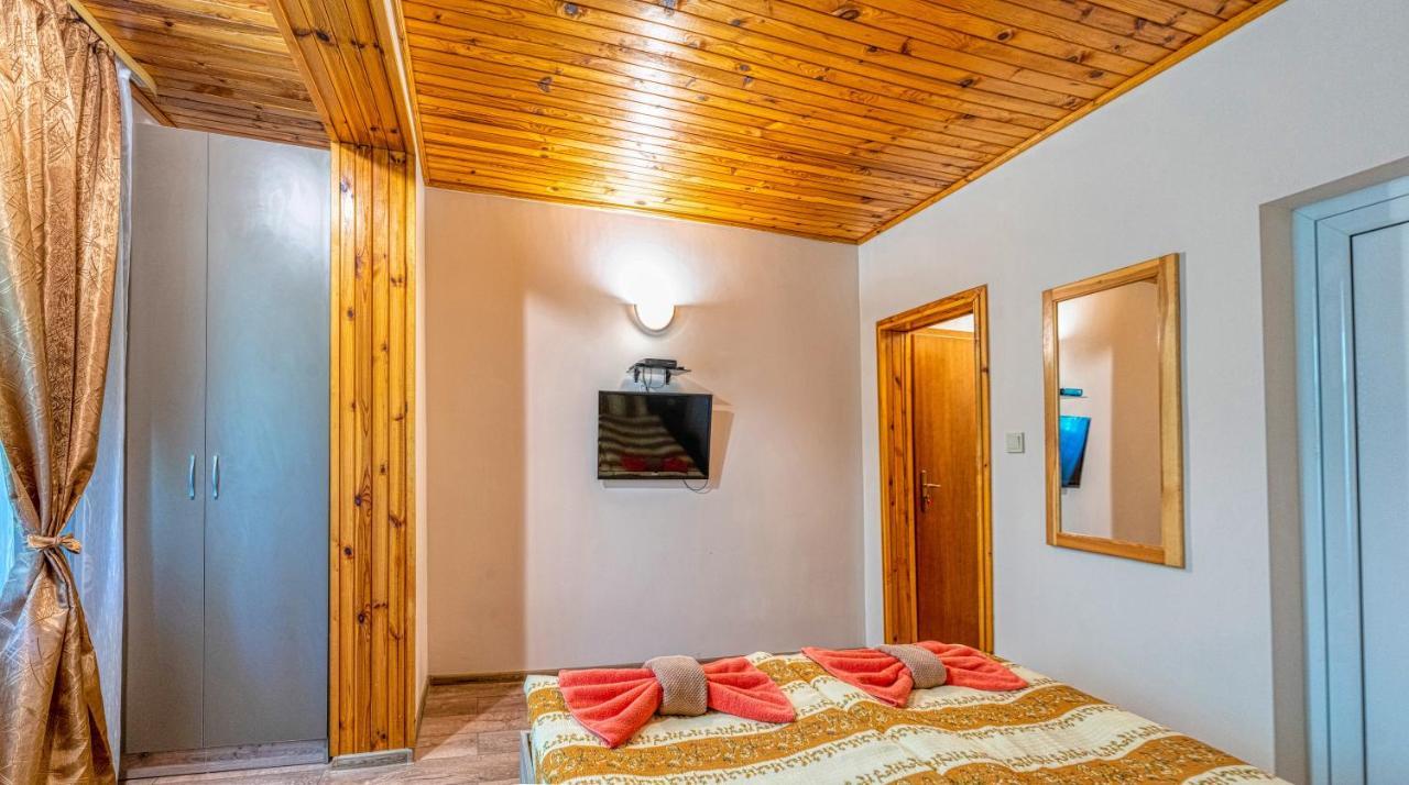 Крушун - Единствена На Метри От Водопадите, Krushun - The Only Stay Just Meters From The Waterfalls Κρουσούνα Εξωτερικό φωτογραφία